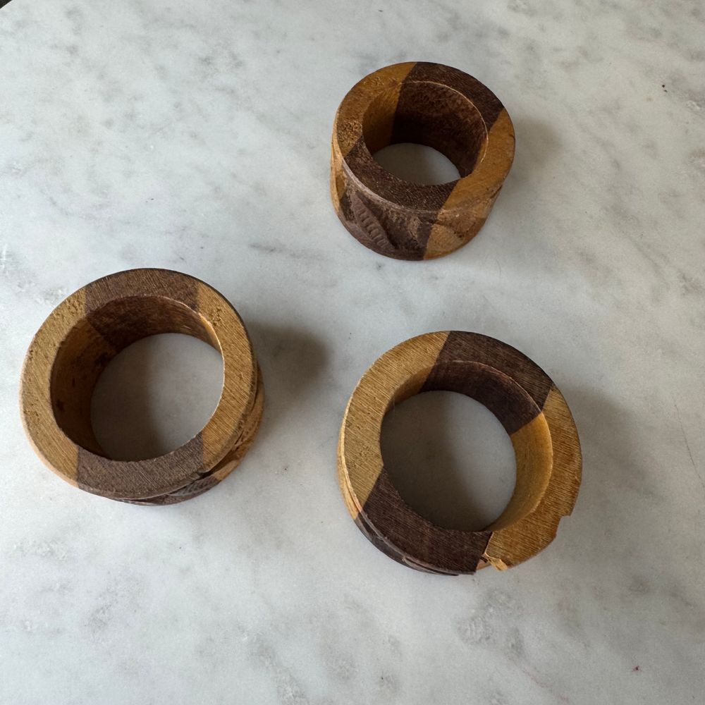 Handcrafted Wooden Napkin Rings Two-Tone Carved Leaf Design Home Decor Set‎ of 3